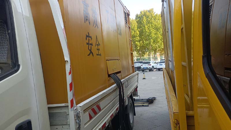 北塔如何判断柴油发电机组和UPS电源的切换时间是否符合要求？